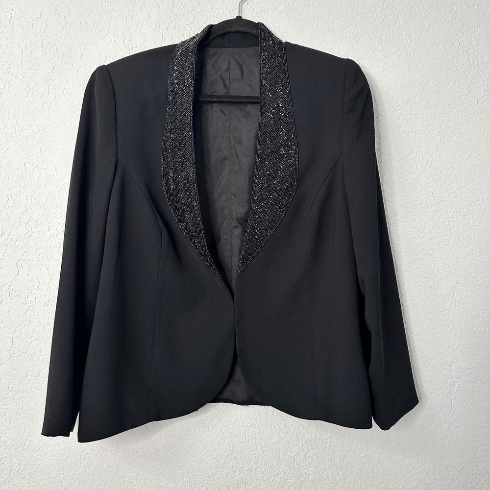 Chic Black Women's Pantsuit with Shimmering Detail - Picture 7 of 11